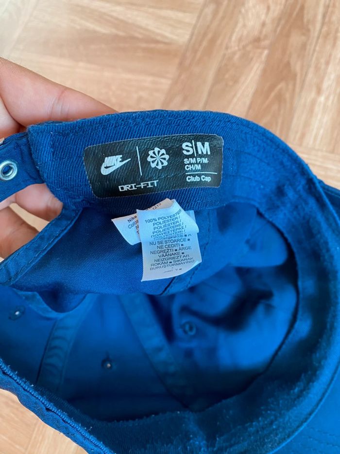 Casquette bleu marine Nike sans structure avec Swoosh métallique - photo numéro 4