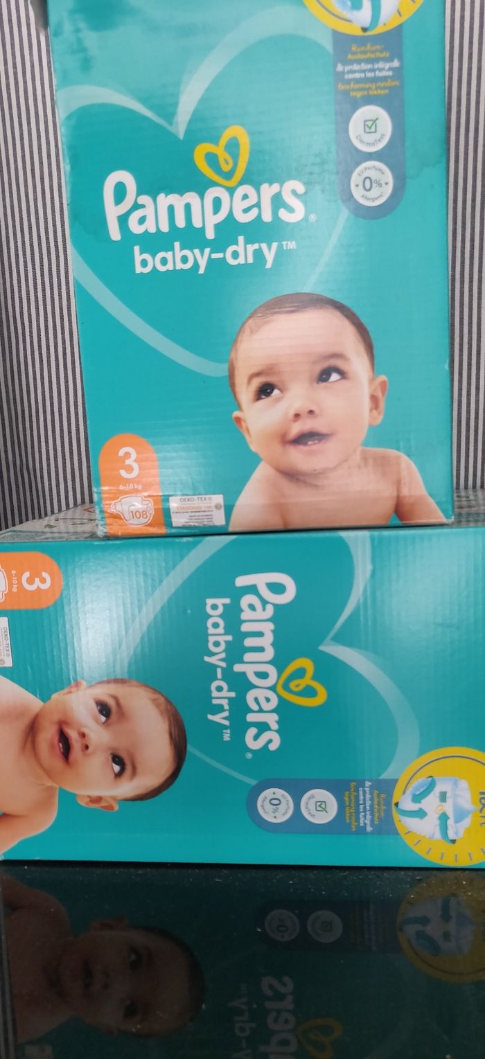 Couche Pampers taille 3