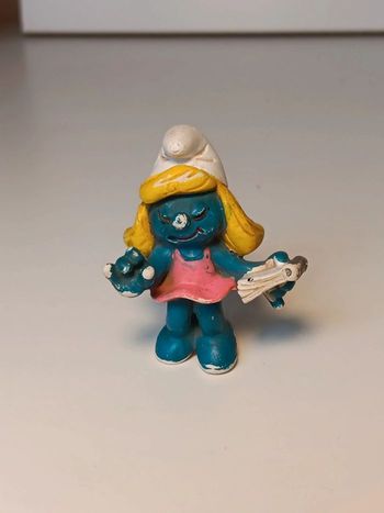 Figurine vintage Schtroumpfette c87 W.germany.