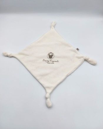 Doudou carré plat blanc cassé Disney Originals since 1928 Mickey 4 nouettes Carrefour