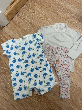 Lot de vêtements 18 mois en coton - legging haut manches longues et pyjama bodies été