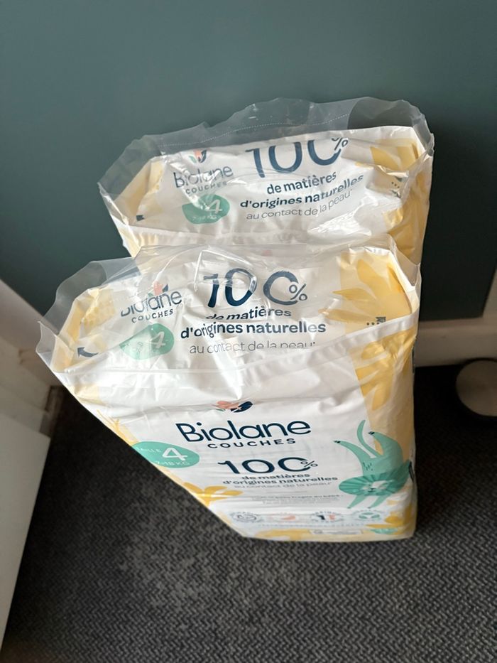 Un lot de deux packs de couches Biolane taille 4 7/18 kg 44 couches X 2 - photo numéro 2