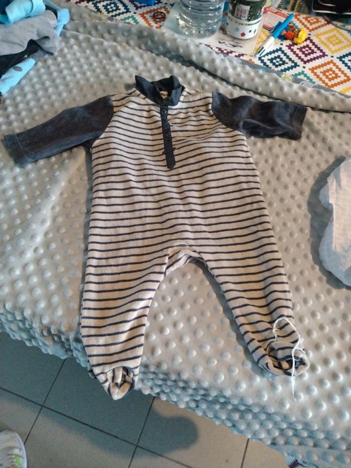 3 pyjamas 3 mois - photo numéro 2