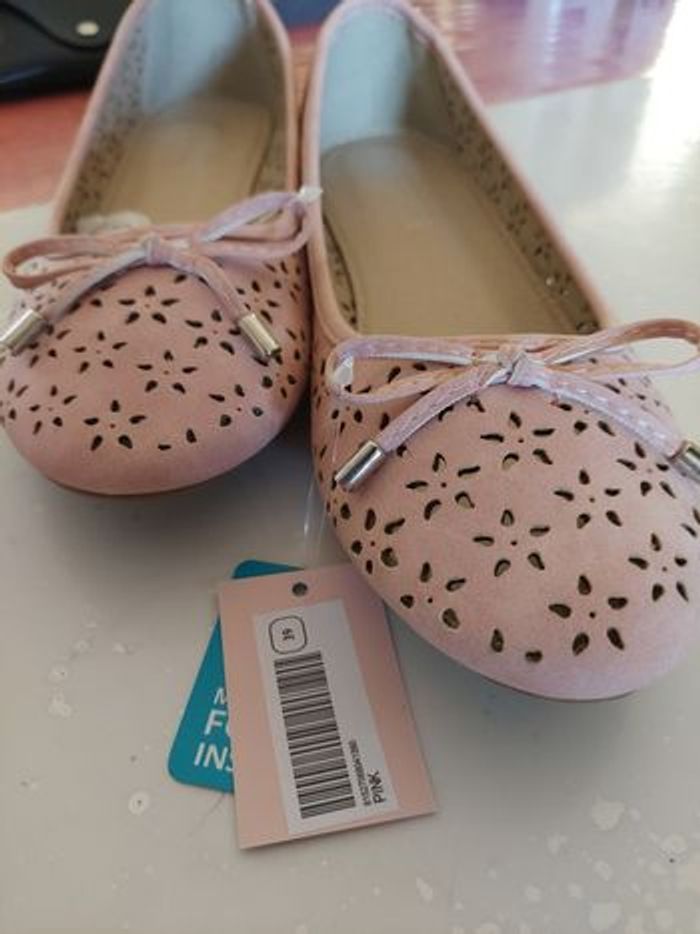 Ballerines neuves pointure 39 - photo numéro 3