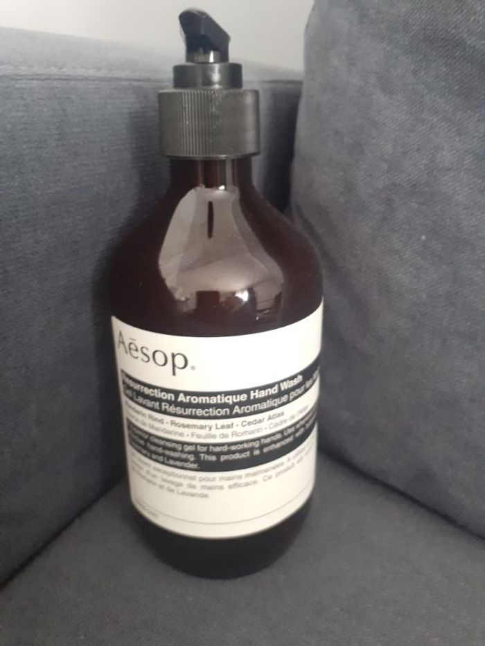 Aesop gel lavant résurrection neuf