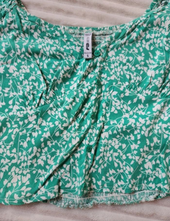 Crop top vert & blanc – Manches longues – Taille S – FB Sister - photo numéro 2