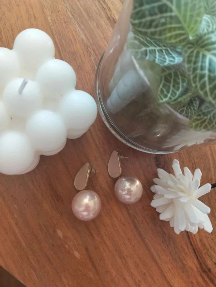 Boucles d'oreilles rose pâle grosse perle - photo numéro 3