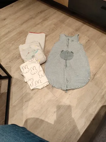 Lot gigoteuse+serviettes de bain