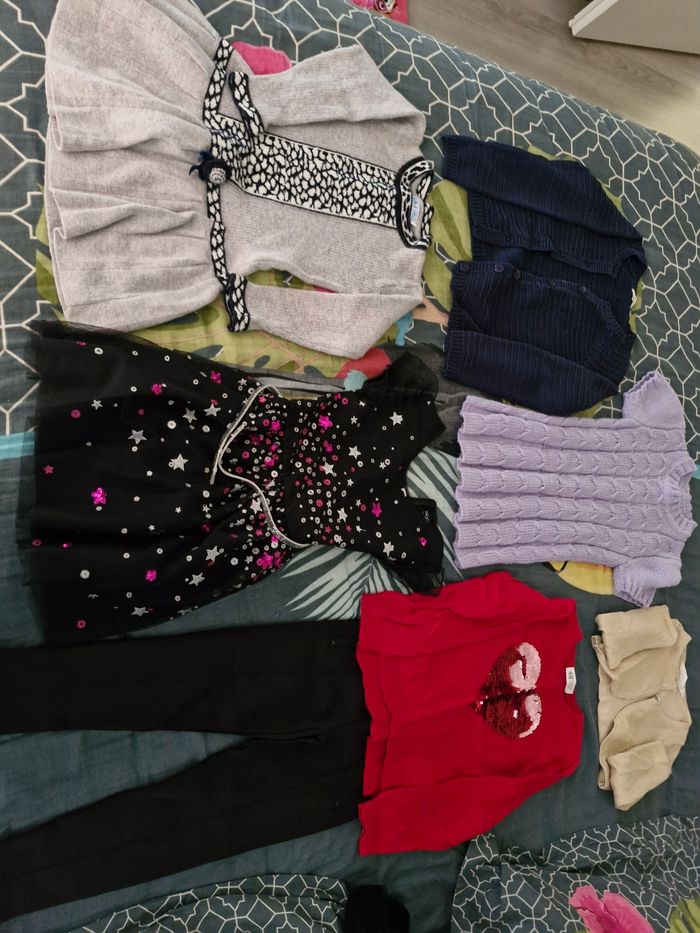 Lot de vêtements fille 6 ans - 54 pièces - AAA0 - photo numéro 2
