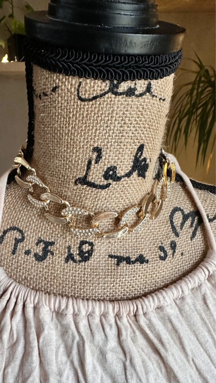 Collier neuf