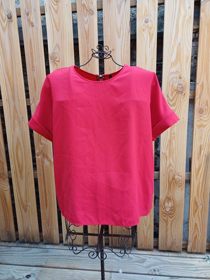 Jolie blouse à manches courtes rouge élégant Stradivarius taille L - photo numéro 2