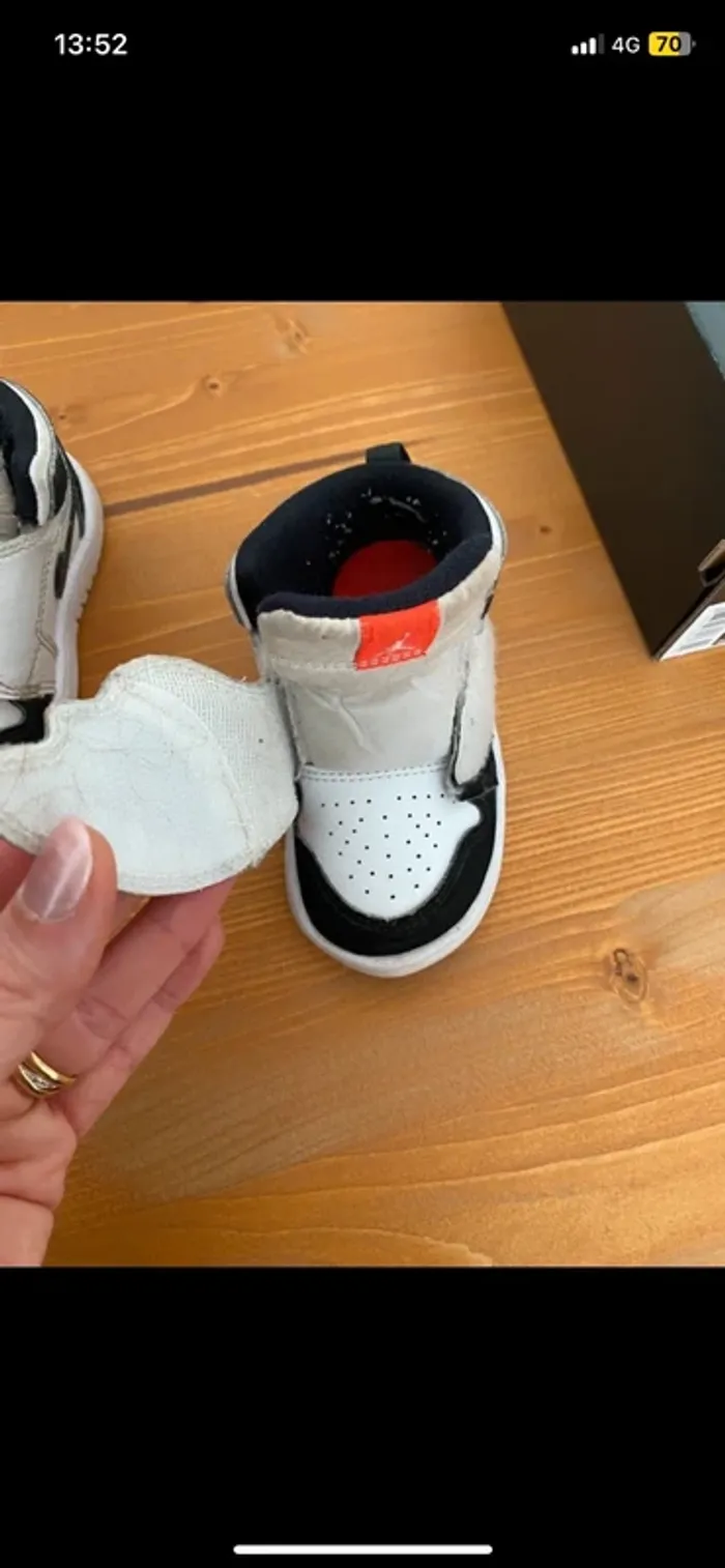 Basket Jordan taille 22 - photo numéro 8