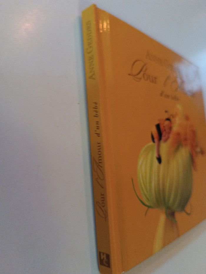 Petit small Livre Book jaune yellow abeille bee photo photographie Anne Geddes bébé baby amour 2003 - photo numéro 4