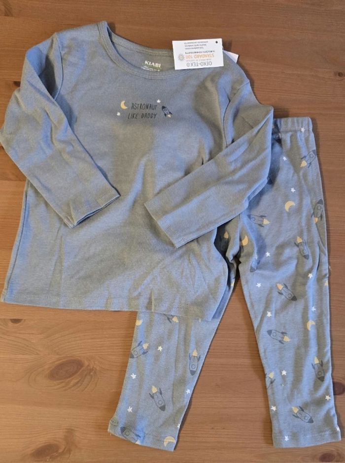 Neuf (non porté)🏷💙🤩🥰 pyjama 2 pièces (coton) 24 mois garçon🥰🤩💙