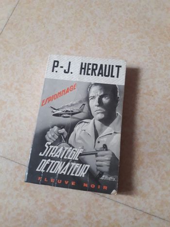 Roman d'espionnage-  Stratégie Détonateur