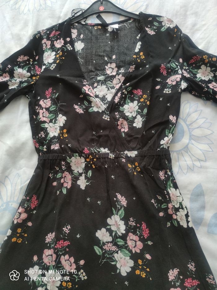 Jolie petite robe cache coeur taille 36 - photo numéro 2