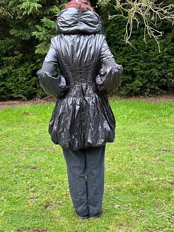Long manteau bouffant extravagant / manteau d'hiver pour femme - photo numéro 10