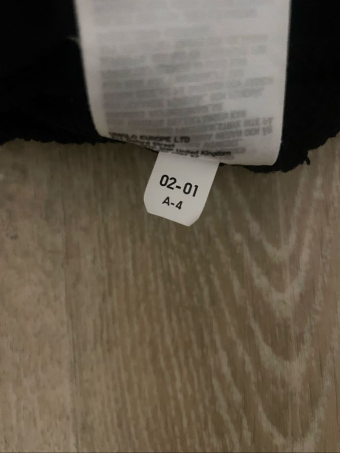 Pull Uniqlo Noir - photo numéro 4