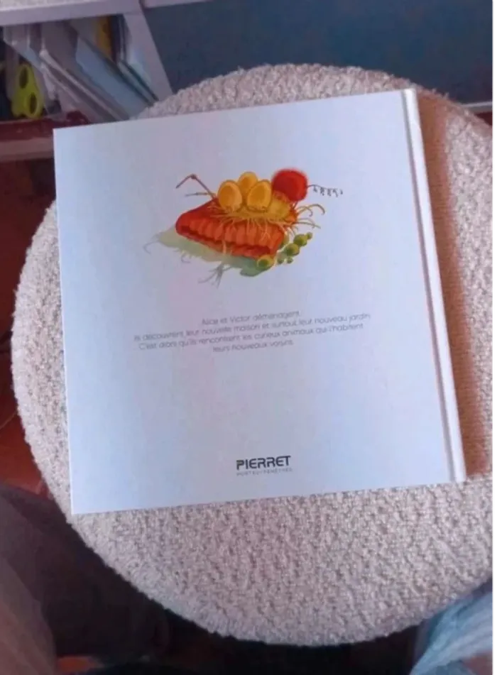 Joli livre nos nouveaux voisins très bon état - photo numéro 2
