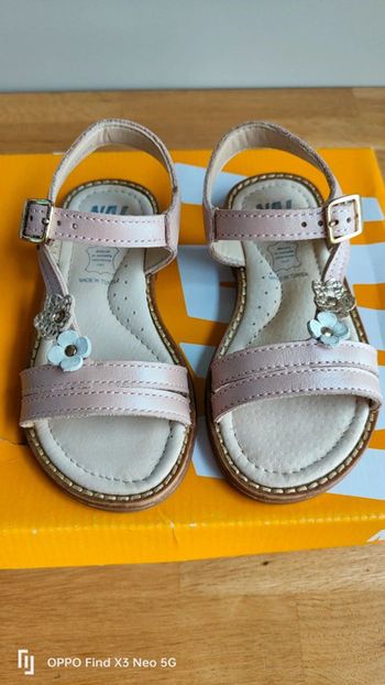 Sandales fille Na taille 25