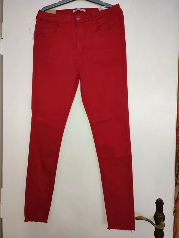 Jean rouge taille 42 / XL Lemone