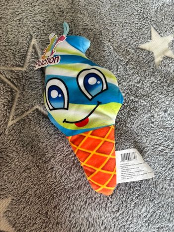 Peluche forme cornet de glace 