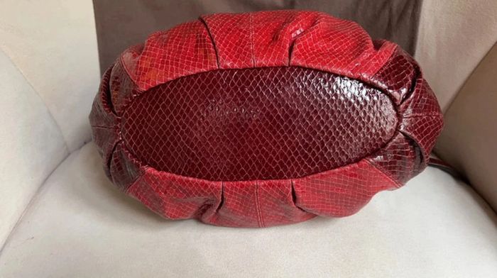 Sac Céline "Pillow Small" Ruby – Très bon état – Cuir verni effet reptile - photo numéro 11
