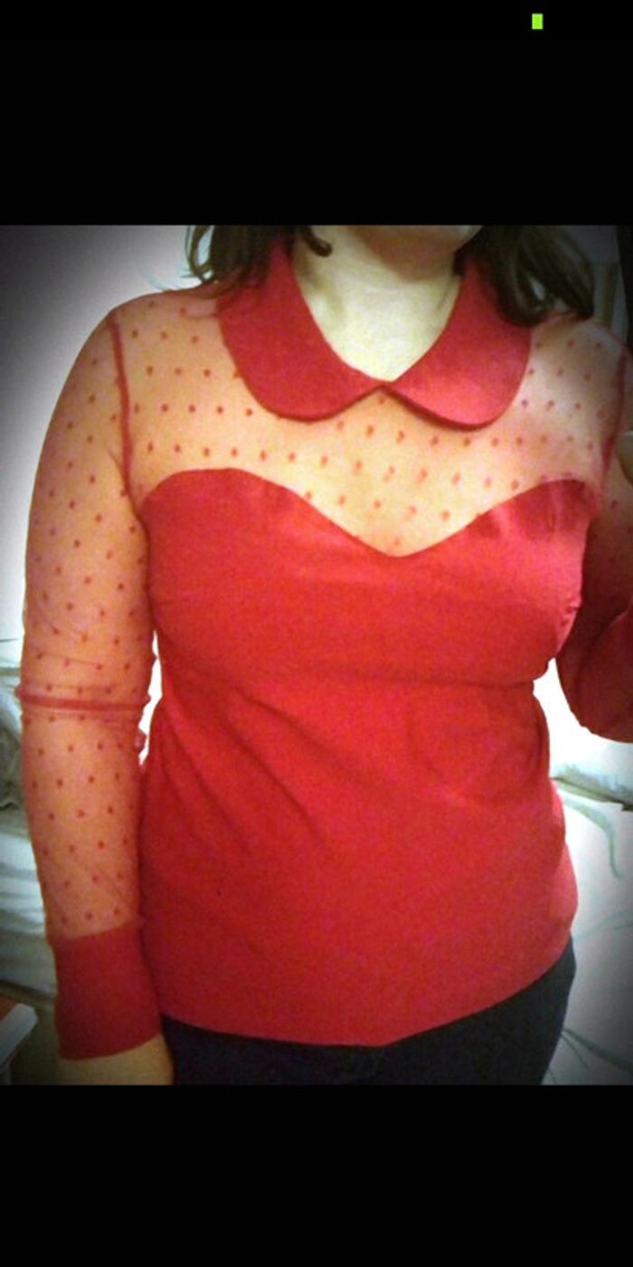 Chemisier rouge pin-up col claudine