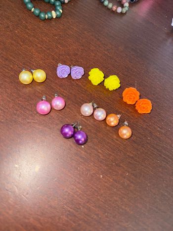 Lot de 8 paires de boucles d’oreilles neuves