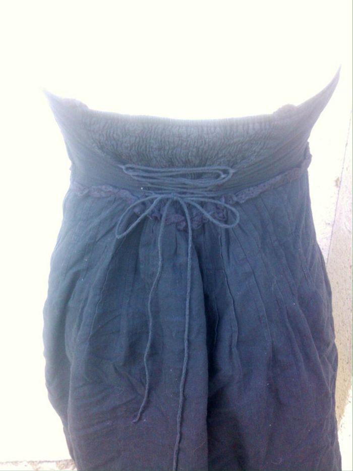 Robe noire laçage dans le dos - photo numéro 4