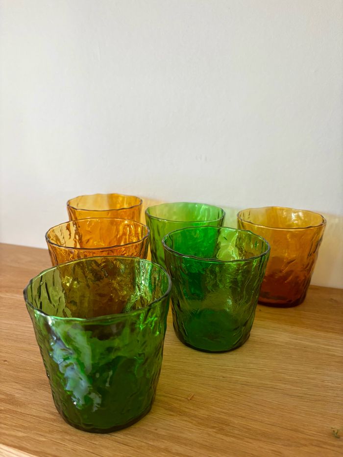 Vintage lot de 6 verres fabrication italienne effet texturé vert et ambre