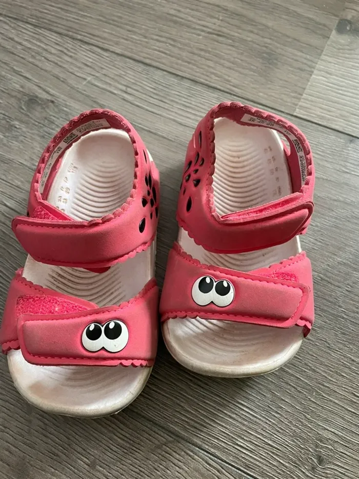 Sandales Adidas taille 20