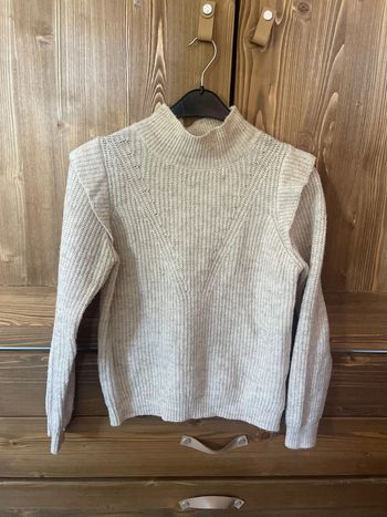 Pull beige chiné avec effet épaulette