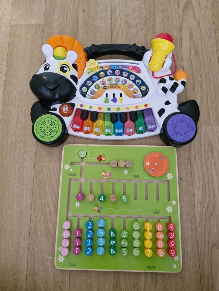 Piano rock Zèbre Vtech et jeu Montessori calcul