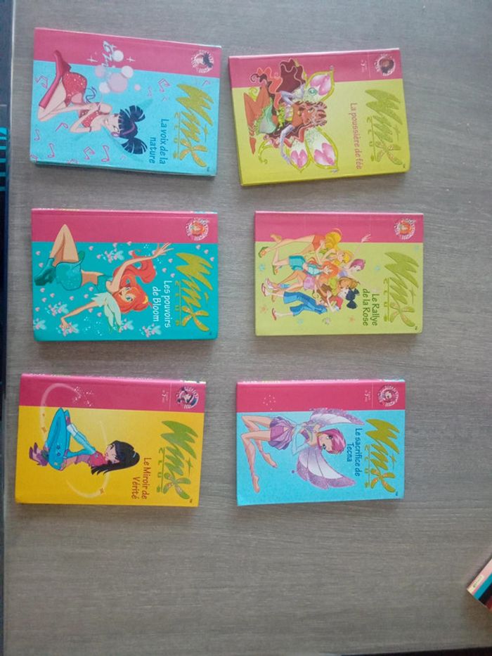 Lot livre Winx club.