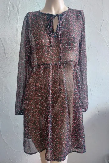 Robe légère à motifs fleuris Taille 34