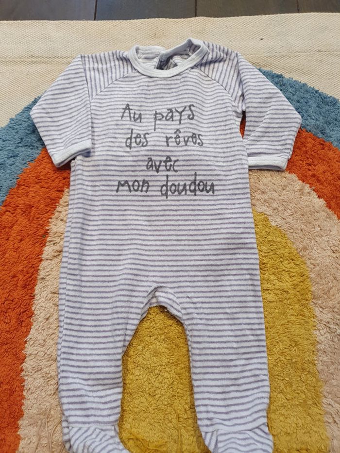 lot de pyjamas - photo numéro 10