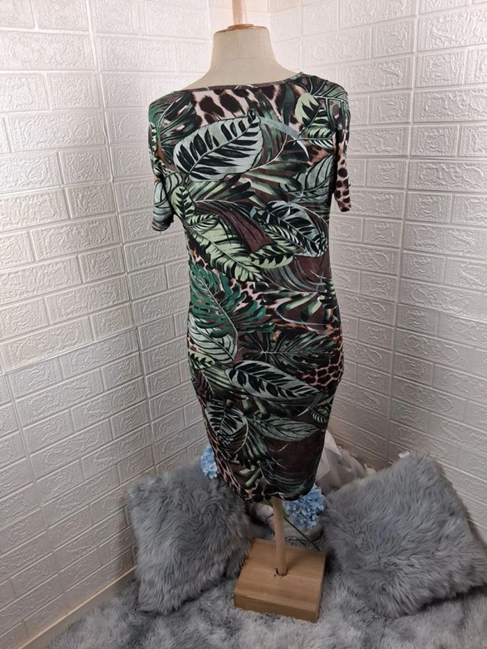 Robe manches courtes taille 44 - photo numéro 2