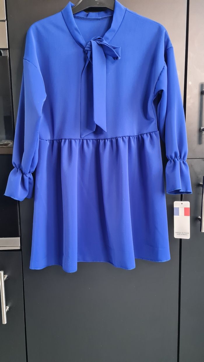 Robe neuve bleu roi - photo numéro 3