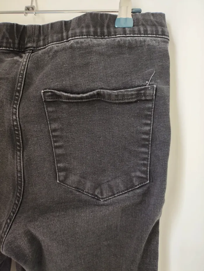 Pantalon  jogging noir taille élastique Kiabi – T42 / 30L - photo numéro 7
