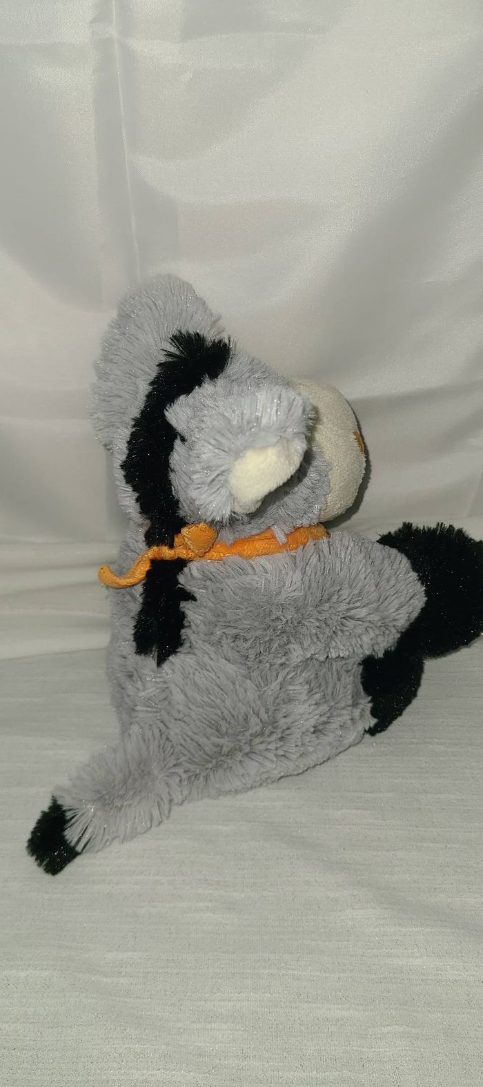 DOUDOU PELUCHE FIZZY ANE GRIS NOIR BLANC ECHARPE BANDANA ORANGE - photo numéro 2