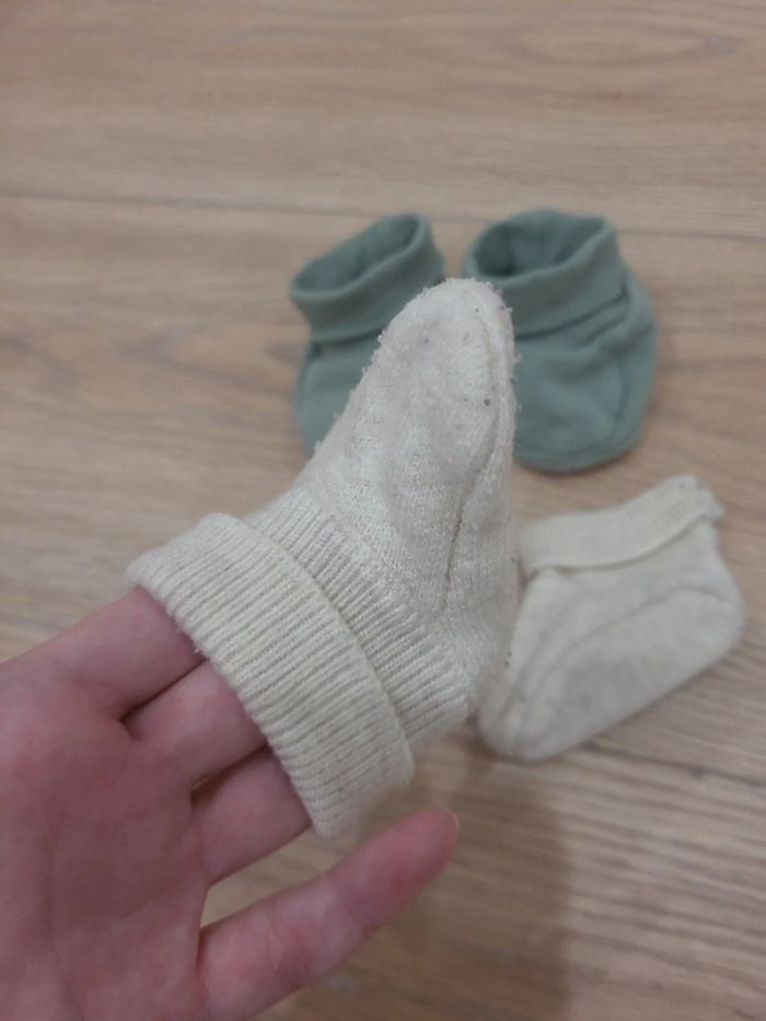 Lot chaussons de naissance - photo numéro 3