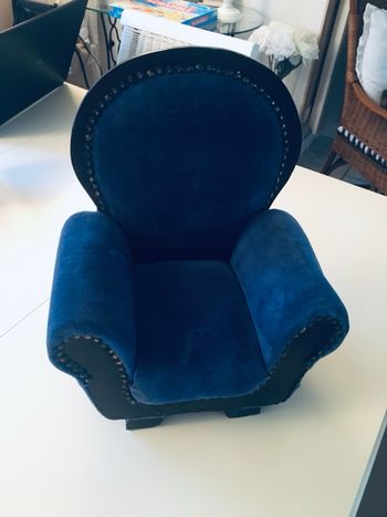 Fauteuil de poupée de collection jouet ancien en velours