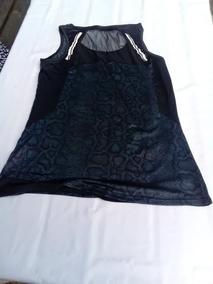 Haut sport taille 44 - photo numéro 5