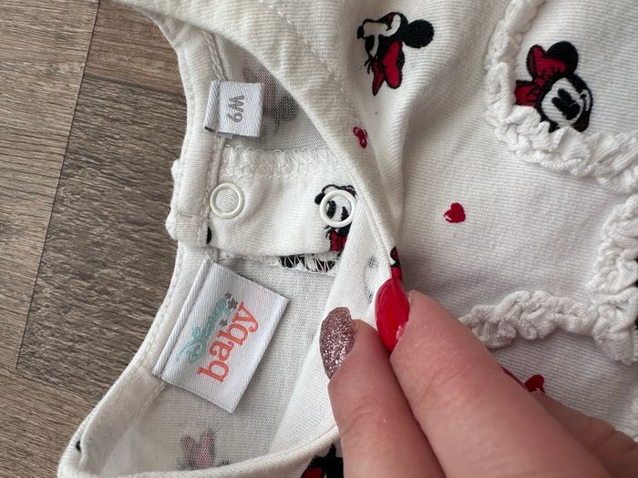 - Ensemble Disney - 6 mois - Très bon état - photo numéro 2