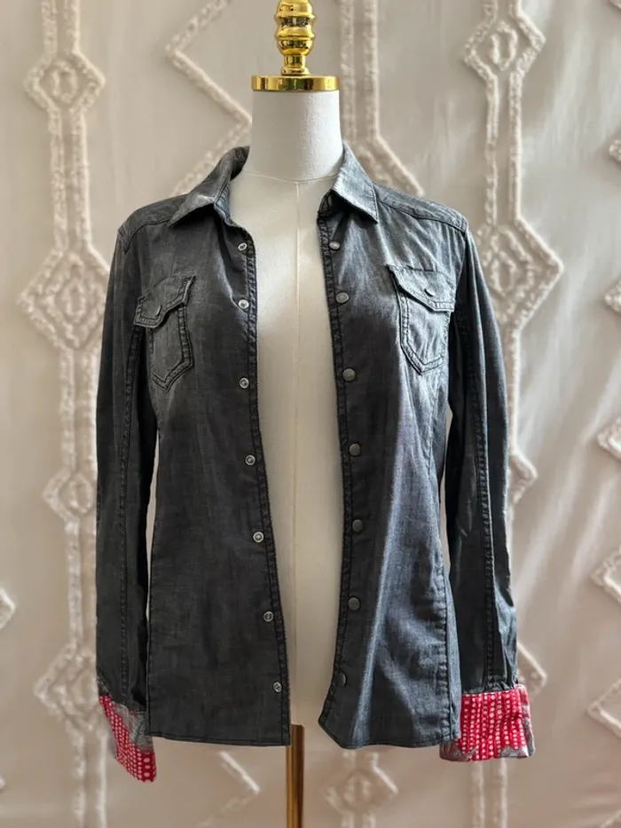 Chemise denim noire Diesel XS – détails originaux aux poignets