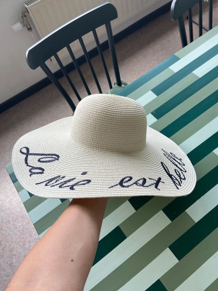 Chapeau « La vie est belle » - photo numéro 2