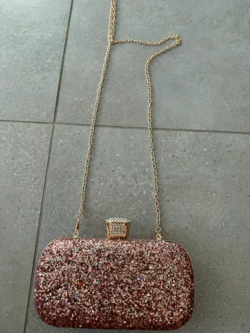 Pochette à bandoulière multicolore, très bon état, 19*10cm