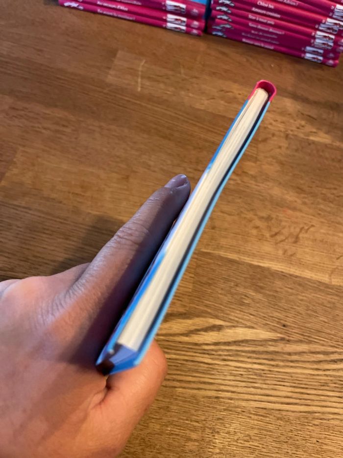 Livre La bibliothèque Rose Miraculous Un parfum de supervilain Numéro 4 - photo numéro 5