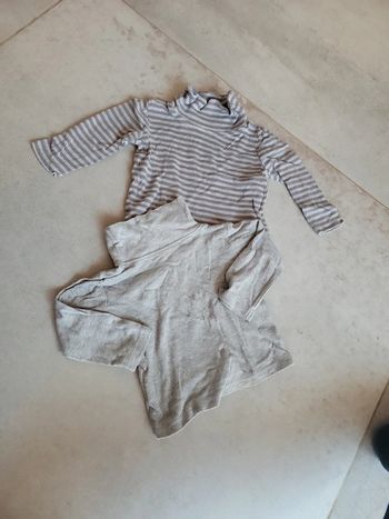 Lot de deux pull bébé taille 80 cm haut manche longue col roulé